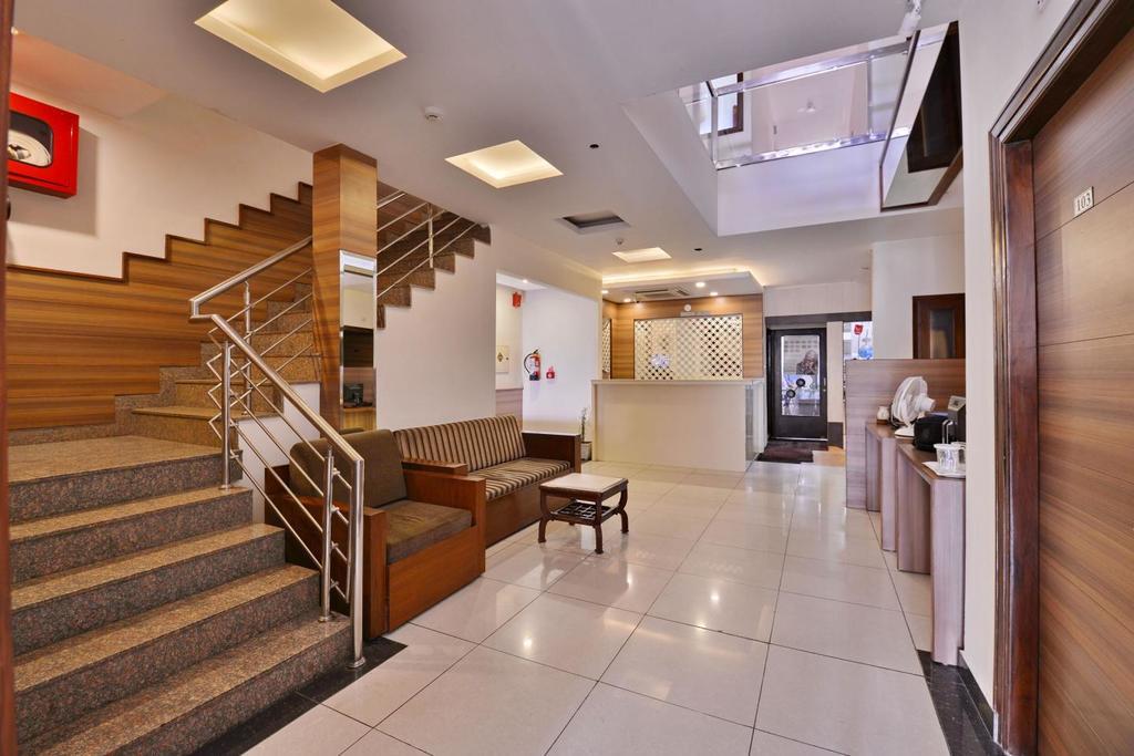 Hotel Aricent Chandīgarh Dış mekan fotoğraf